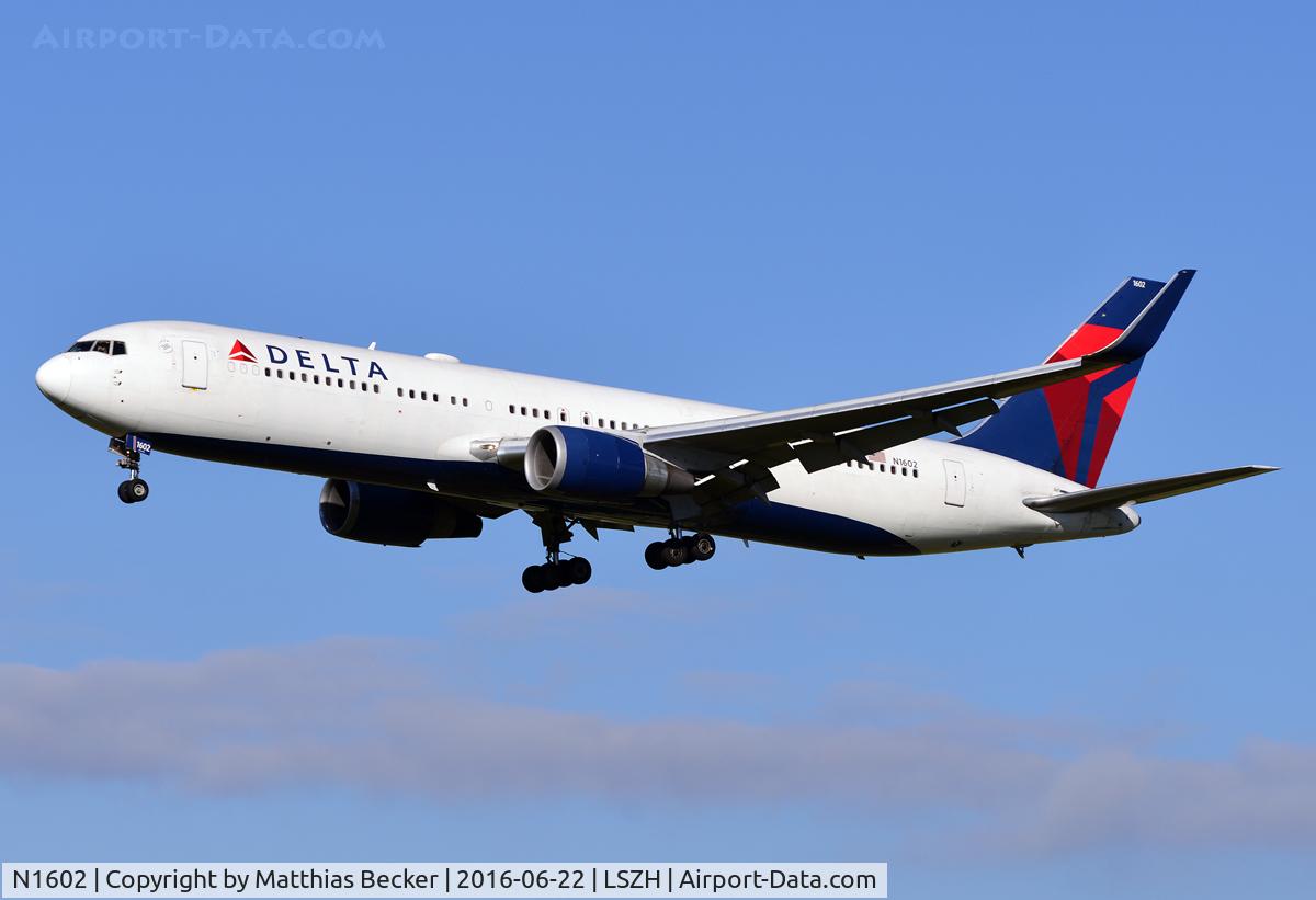 N1602, 1999 Boeing 767-332 C/N 29694, N1602