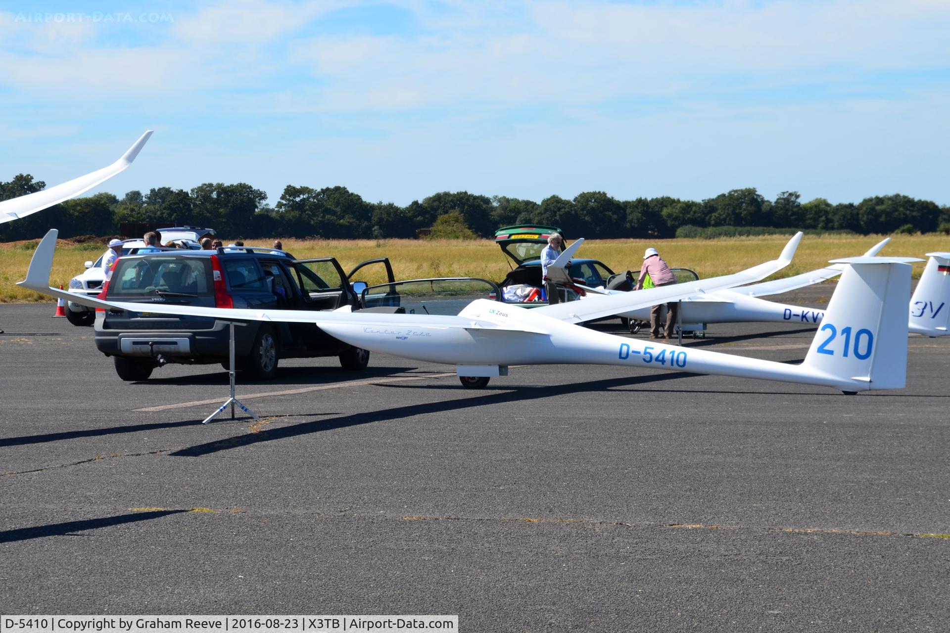 D-5410, Schempp-Hirth Ventus 2CXA C/N 116/513, Parked at Tibenham.