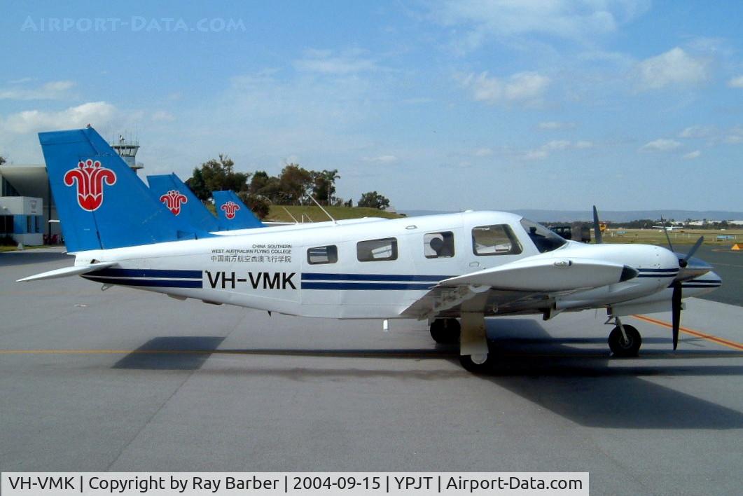 VH-VMK, 2001 Piper PA-34-220T Seneca V C/N 3449212, Piper PA-34-220T Seneca V [3449212] (China Southern Flying College) Perth-Jandakot~VH 15/09/2004