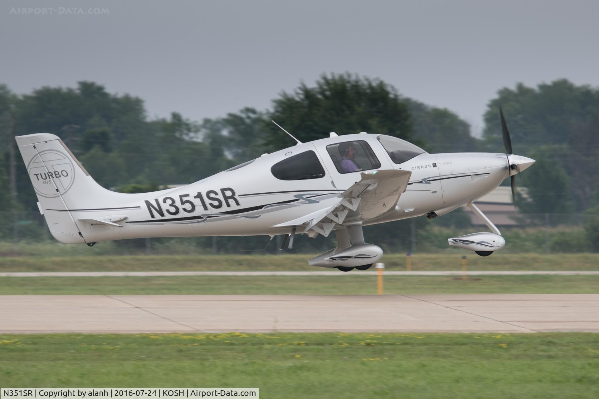 N351SR, Cirrus SR22 GTS Turbo C/N 3571, On finals