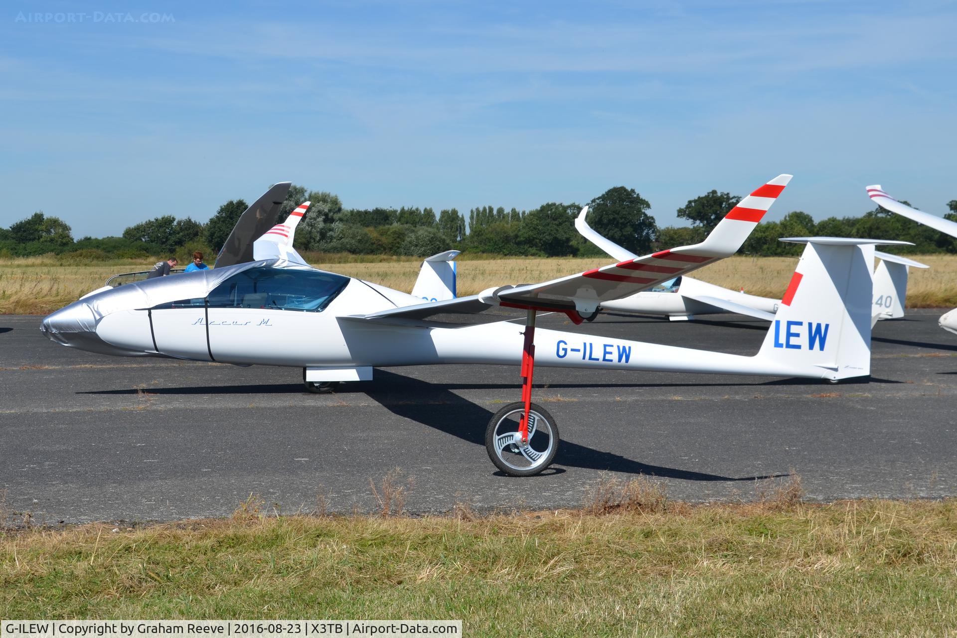 G-ILEW, 2014 Schempp-Hirth Arcus M C/N 106, Parked at Tibenham.