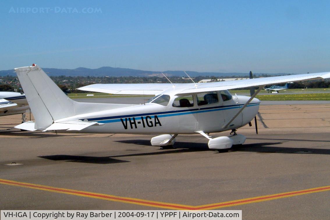 VH-IGA, 1977 Cessna 172N C/N 17269546, Cessna 172N Skyhawk [172-69546] Adelaide-Parafield~VH 17/09/2004