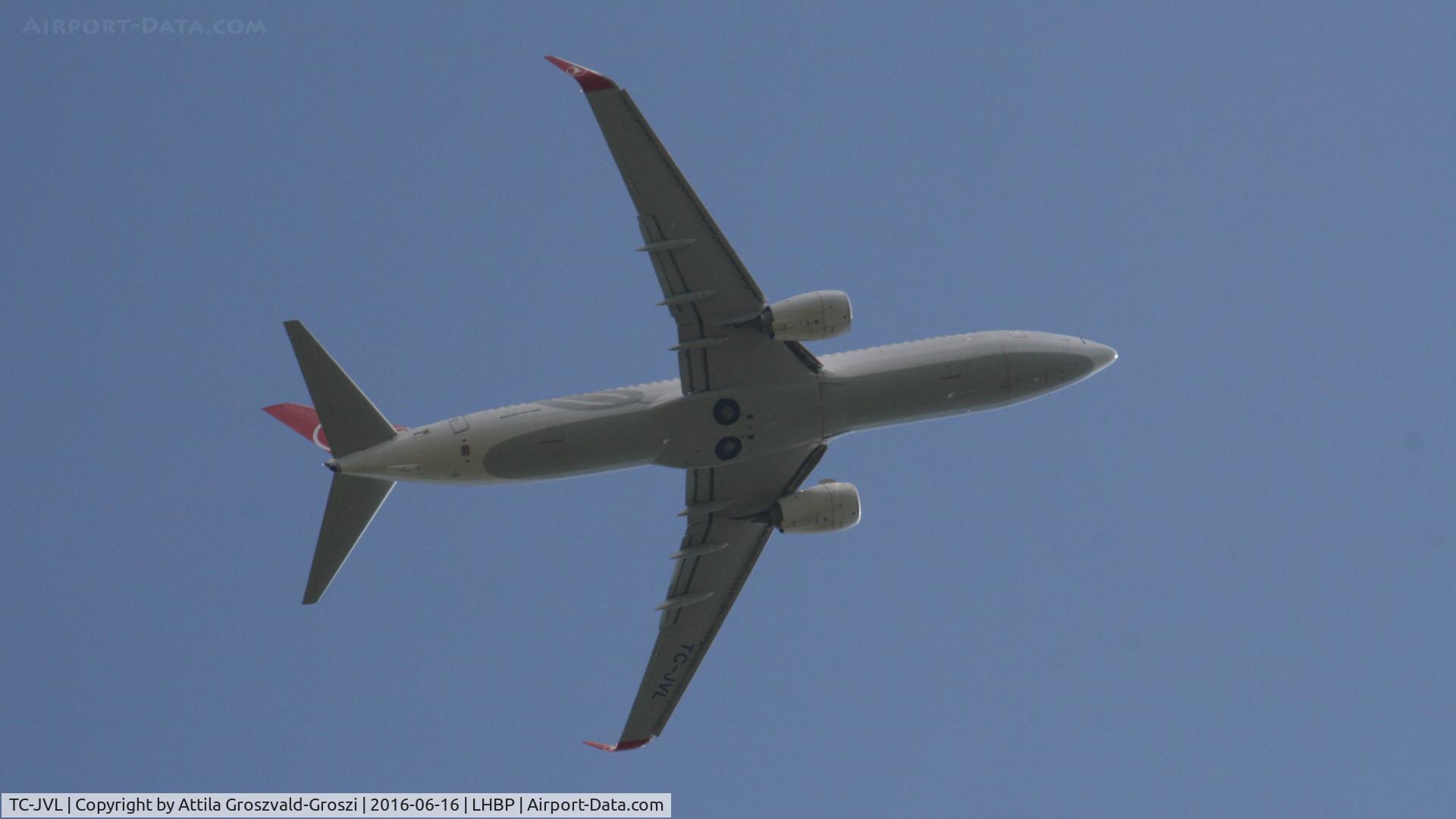 TC-JVL, 2016 Boeing 737-8F2 C/N 60017, Budapest Airport, Hungary - Take-off