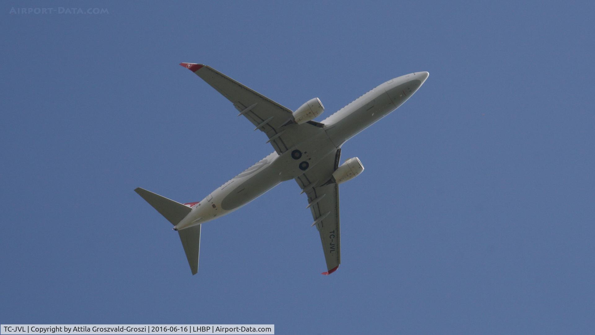 TC-JVL, 2016 Boeing 737-8F2 C/N 60017, Budapest Airport, Hungary - Take-off