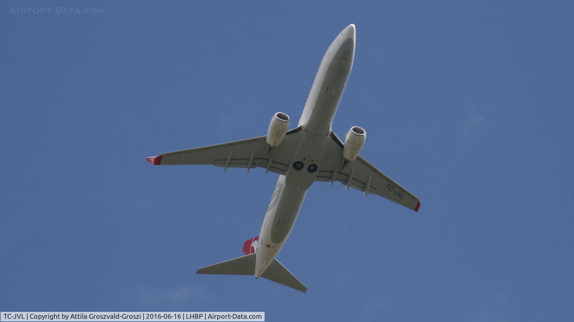 TC-JVL, 2016 Boeing 737-8F2 C/N 60017, Budapest Airport, Hungary - Take-off