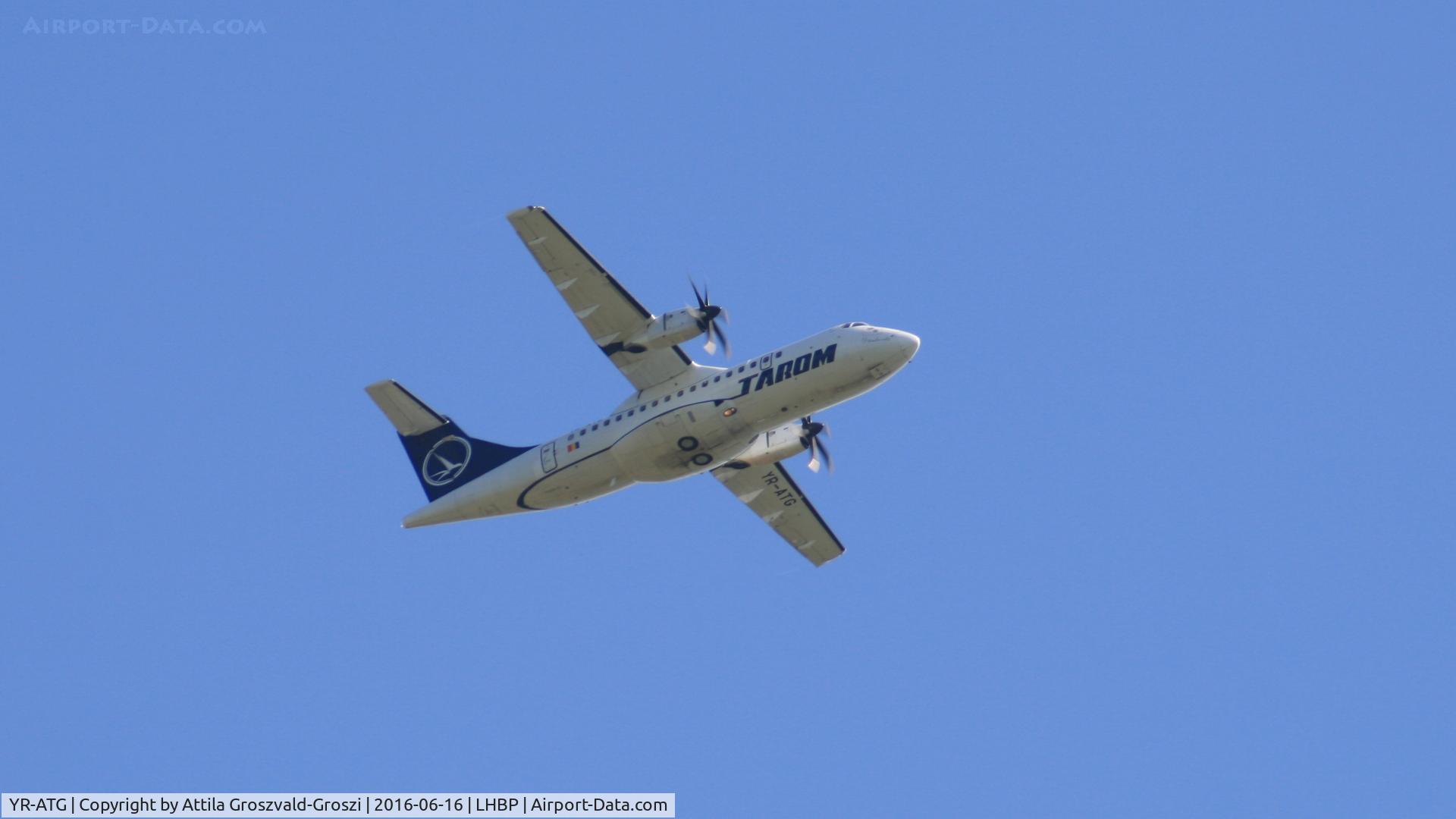 YR-ATG, 1999 ATR 42-500 C/N 605, Budapest Airport, Hungary - Take-off