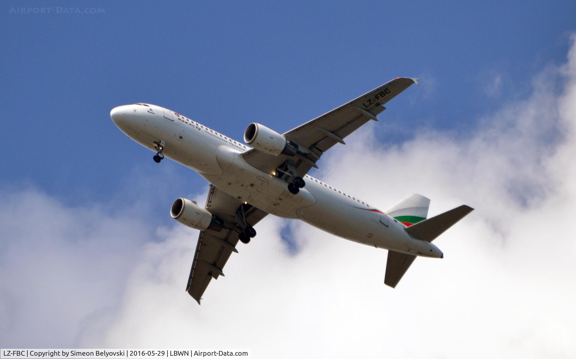 LZ-FBC, 2005 Airbus A320-214 C/N 2540, Landing at Varna Airport