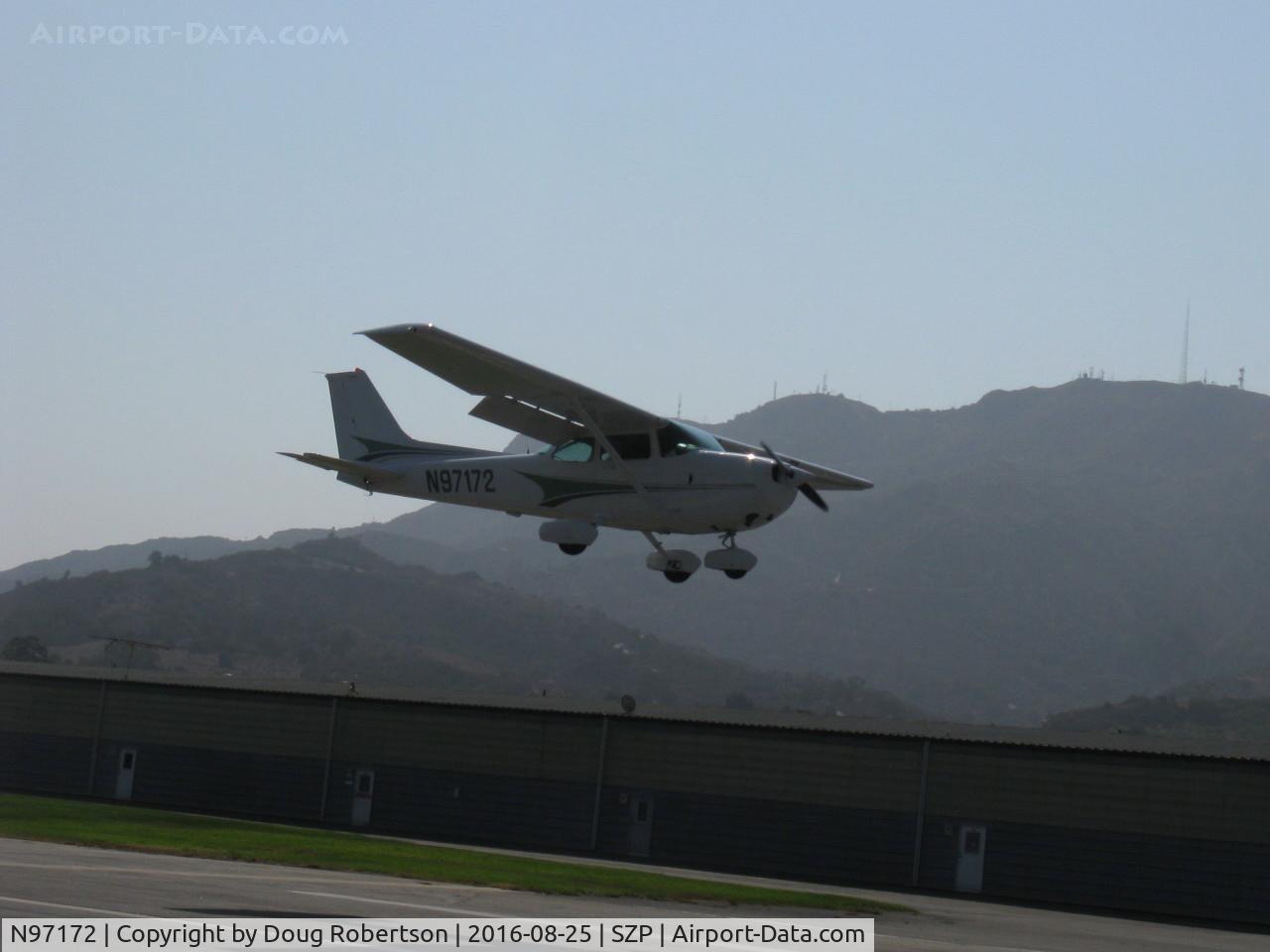 N97172, 1984 Cessna 172P C/N 17276162, 1984 Cessna 172P SKYHAWK, Lycoming O-320-D2J 160 Hp, on final Rwy 22