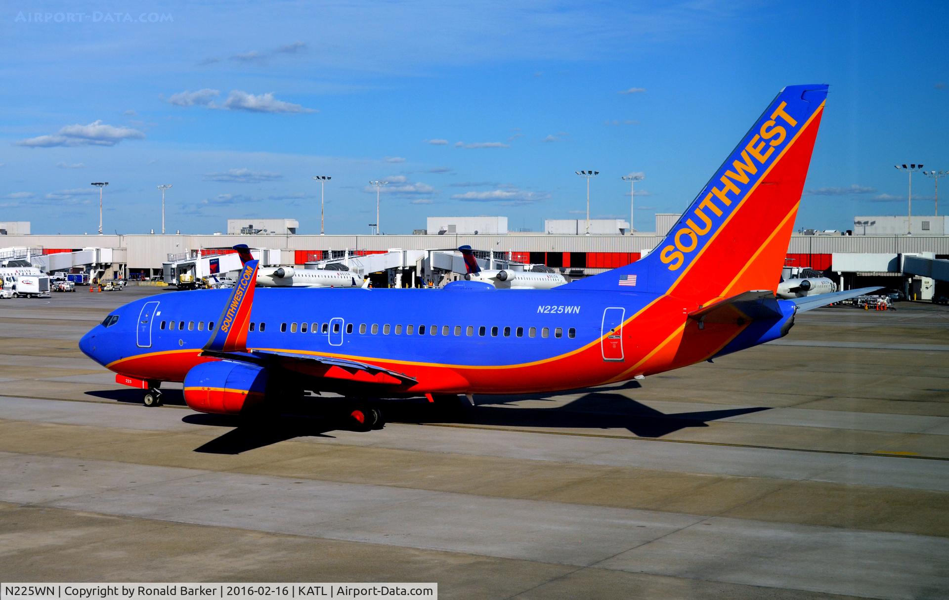 N225WN, 2005 Boeing 737-7H4 C/N 34333, Taxi Atlanta