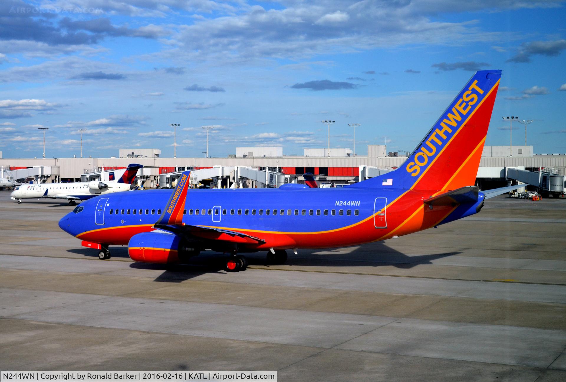 N244WN, 2006 Boeing 737-7H4 C/N 34864, Taxi Atlanta