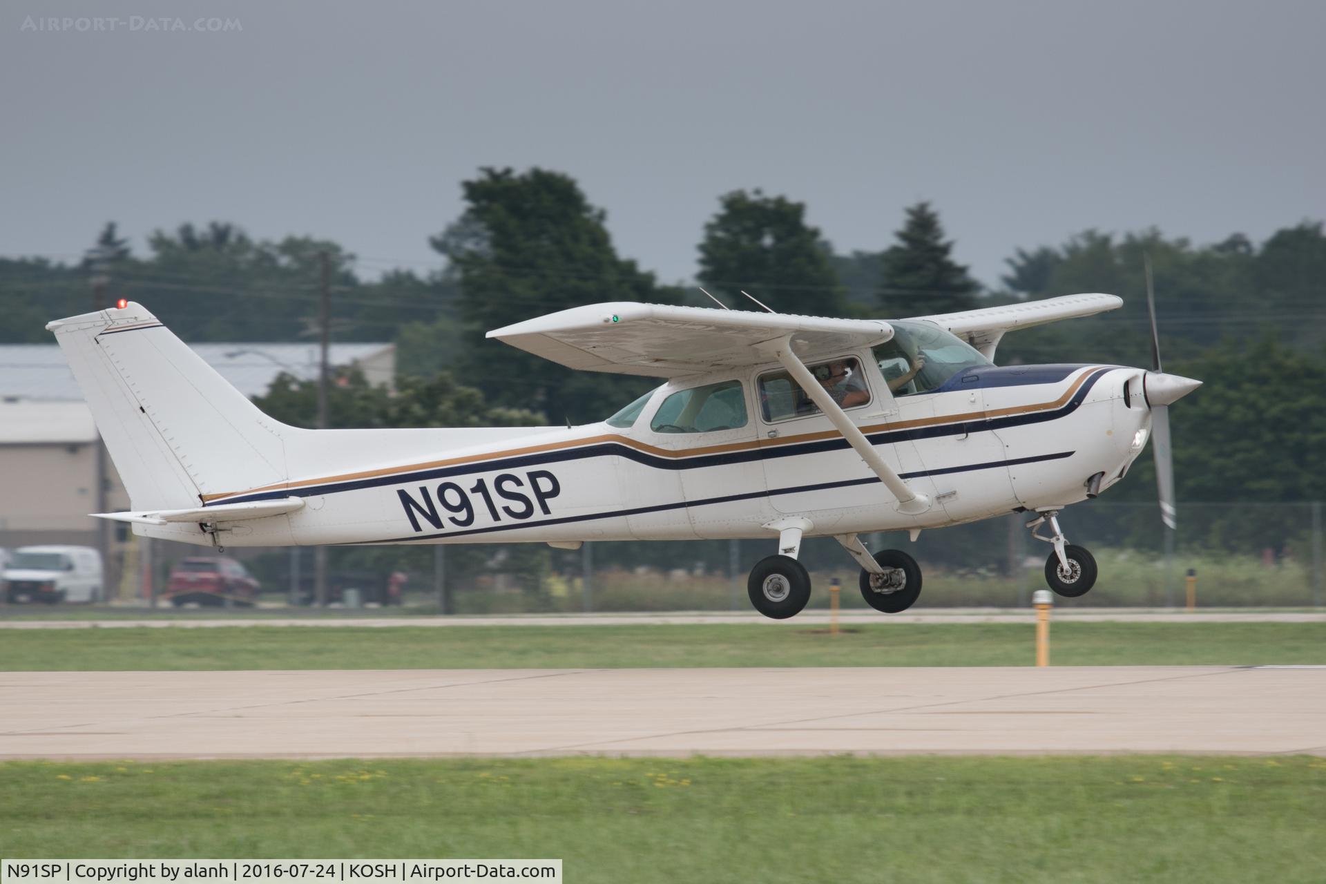 N91SP, 1978 Cessna 172N C/N 17271100, Landing