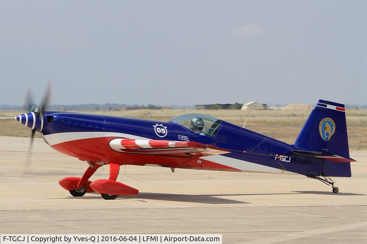 F-TGCJ, Extra EA-330SC C/N 05, Extra EA-330SC, French Air Force aerobatic team, Taxiing to holding point, Istres-Le Tubé Air Base 125 (LFMI-QIE) open day 2016