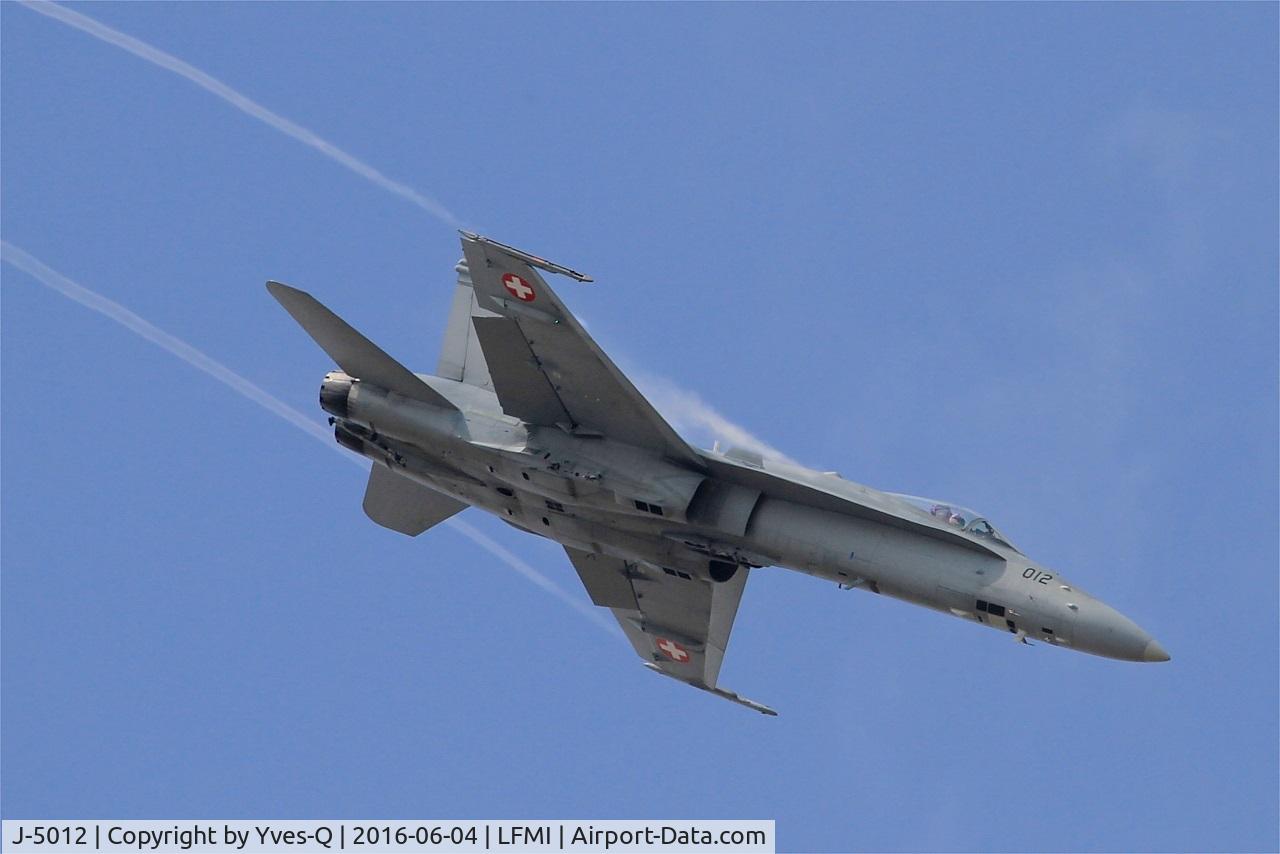 J-5012, McDonnell Douglas F/A-18C Hornet C/N 1352/SFC012, Swiss Air Force McDonnell Douglas FA-18C Hornet, On display, Istres-Le Tubé Air Base 125 (LFMI-QIE) open day 2016