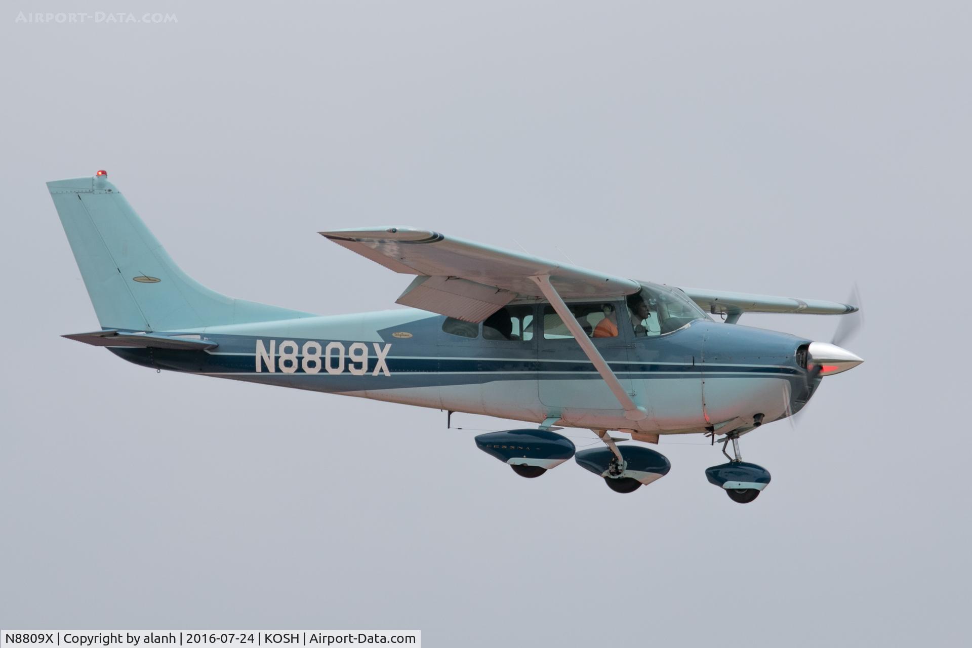N8809X, 1961 Cessna 182D Skylane C/N 18253209, On finals