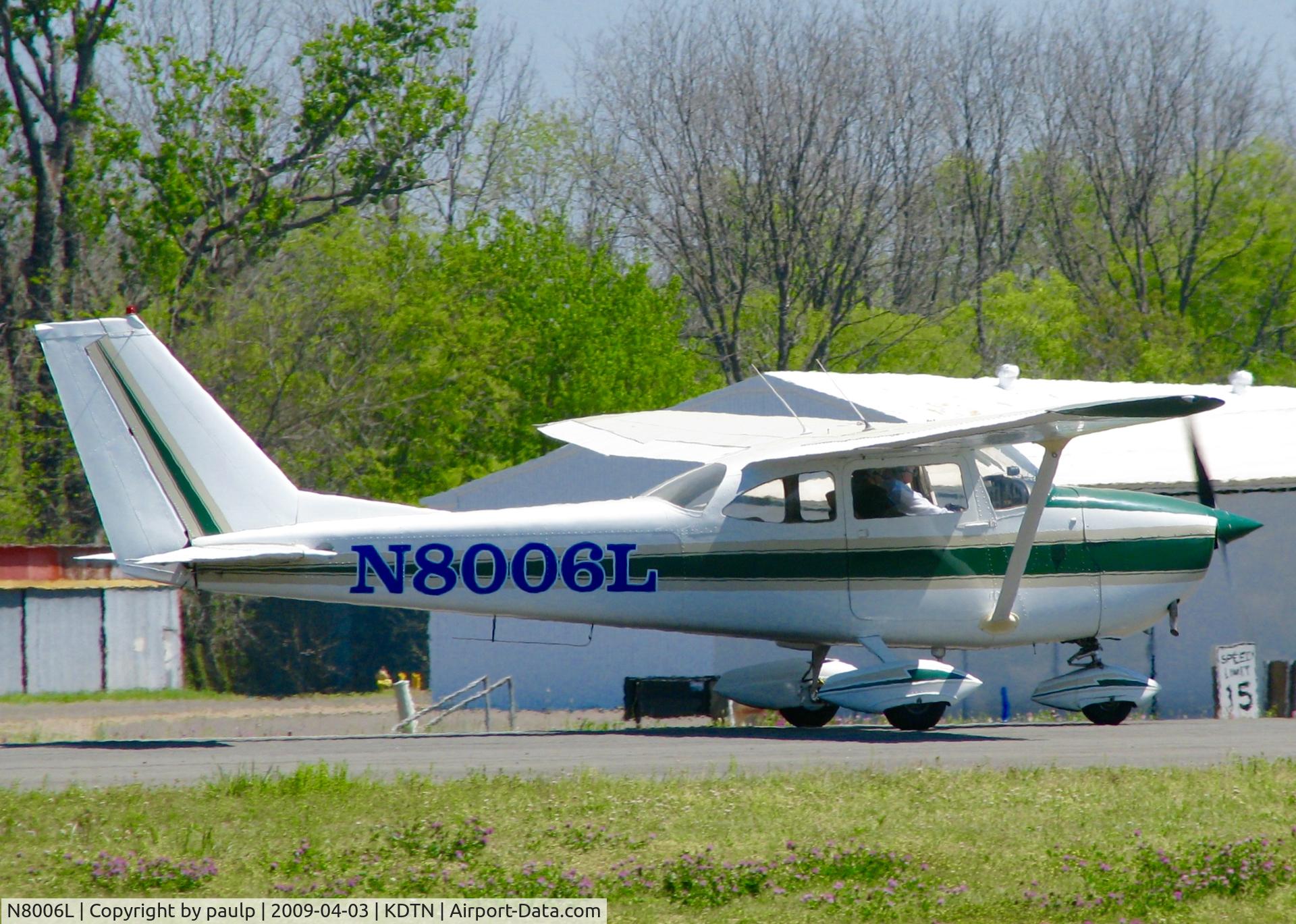 N8006L, 1967 Cessna 172H C/N 17256206, At Downtown Shreveport.
