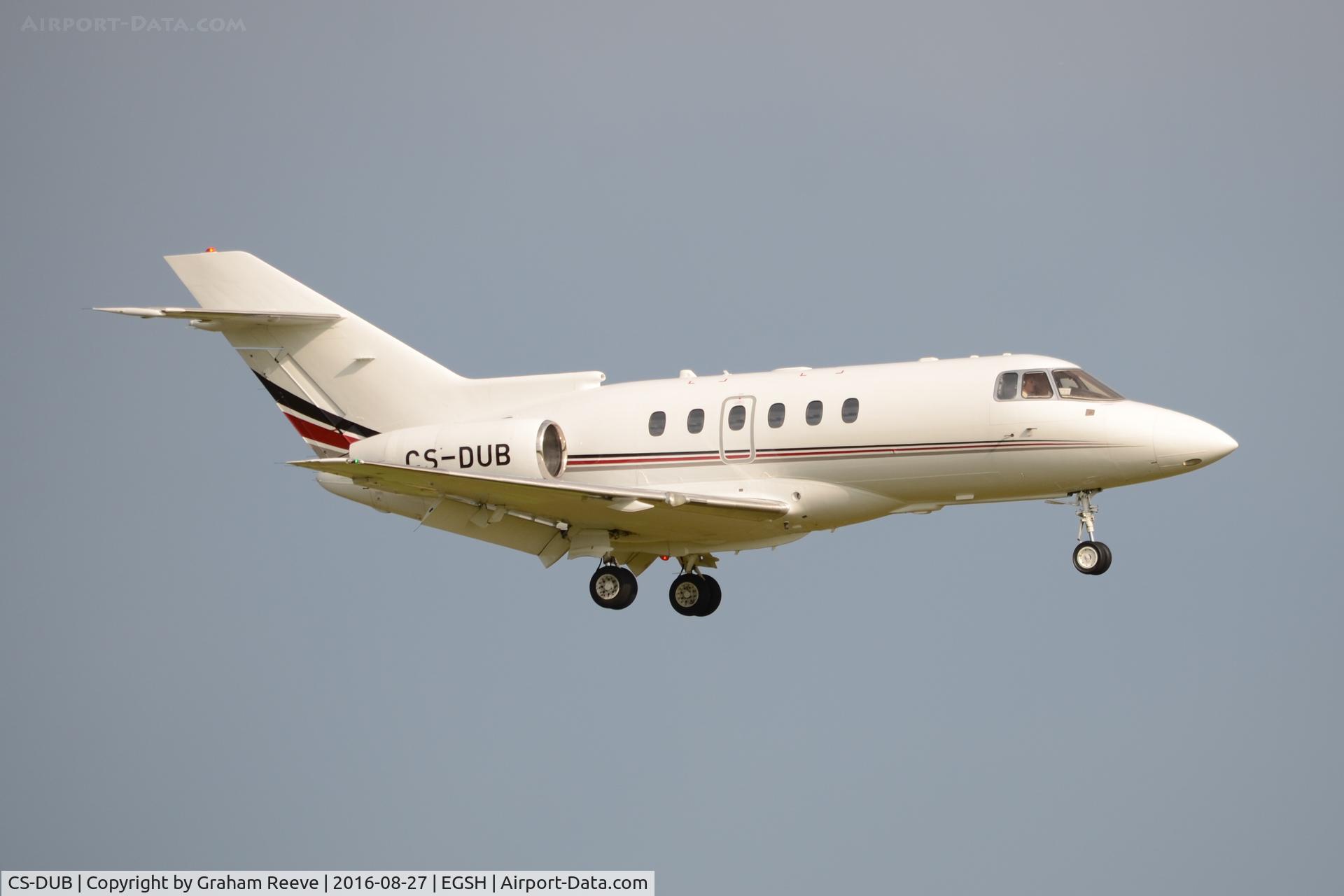 CS-DUB, 2008 Raytheon Hawker 750 C/N HB-0005, Landing at Norwich.