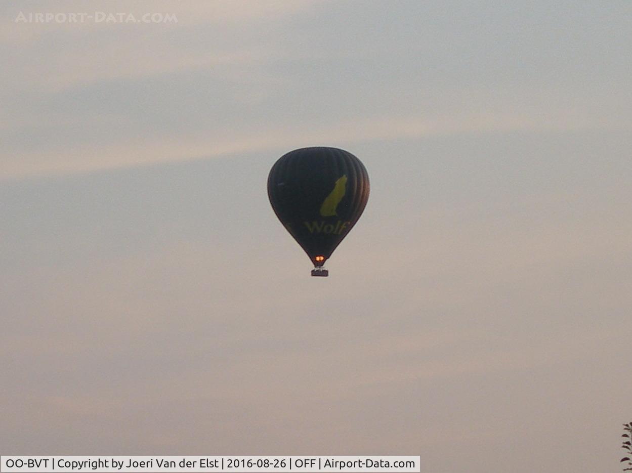 OO-BVT, 2013 Kubicek BB-100Z C/N 1014, Passing De pinte
