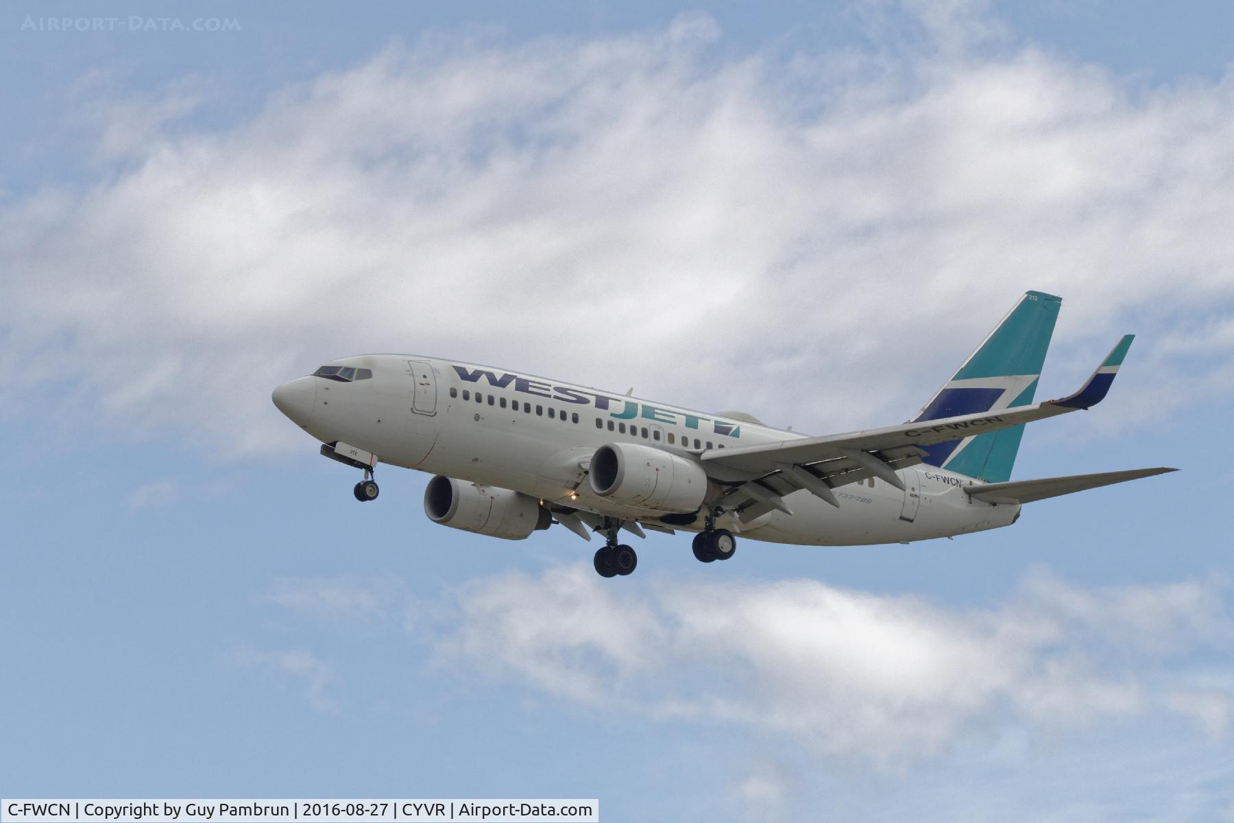 C-FWCN, 2003 Boeing 737-7CT C/N 33698, Landing