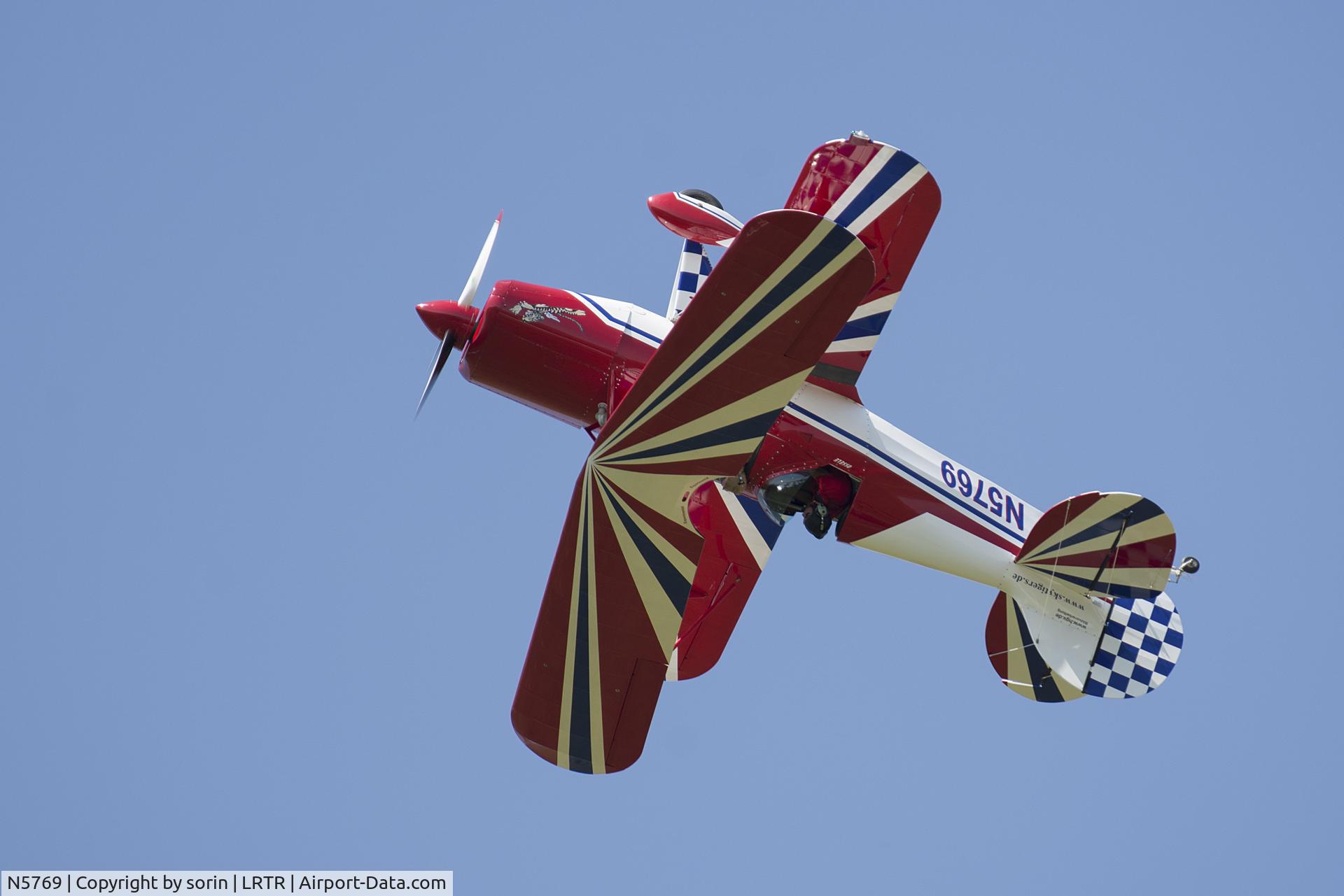 N5769, 1974 Steen Skybolt C/N LM-5, photo made july 2016 on Cioca airfield Romania