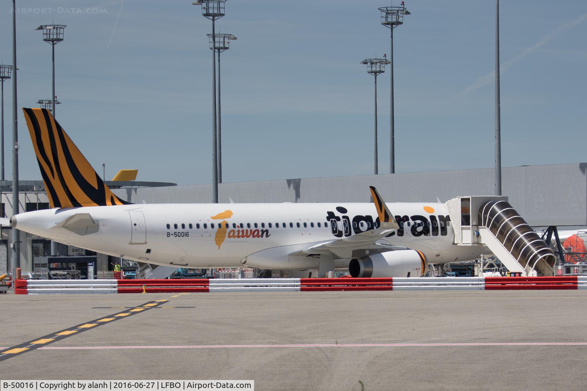 B-50016, 2016 Airbus A320-232 C/N 7203, Parked prior to delivery