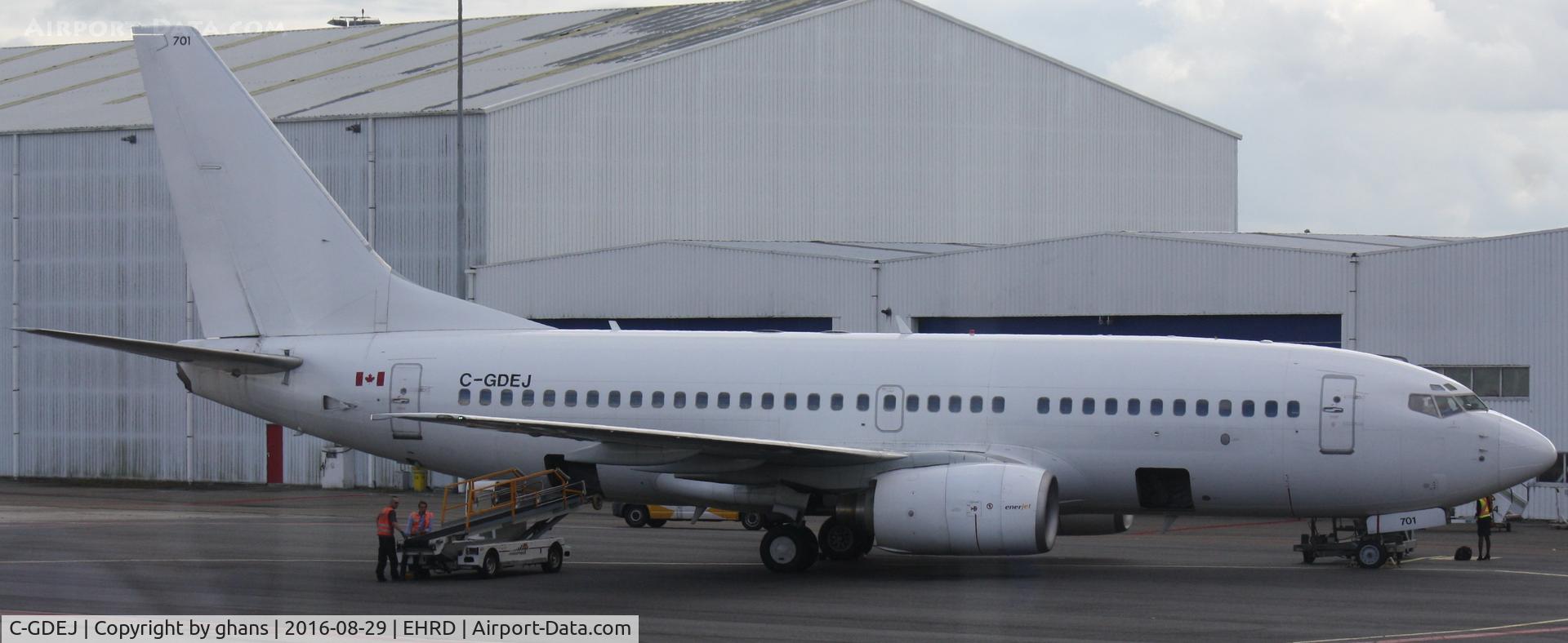 C-GDEJ, 2004 Boeing 737-73V C/N 32427, Nicely parked.