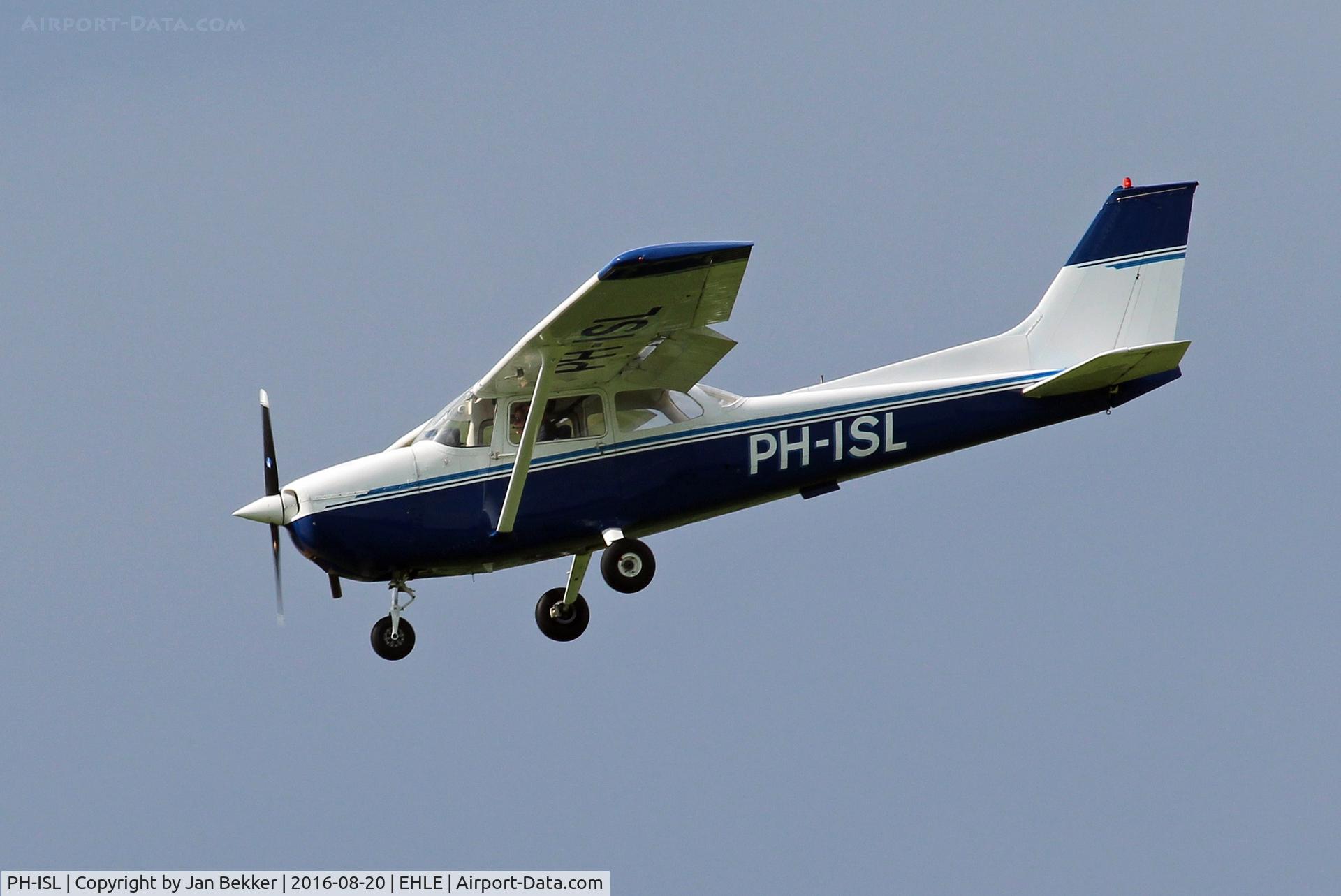 PH-ISL, 1973 Reims F172M Skyhawk Skyhawk C/N 1018, Lelystad Airport, just before landing
