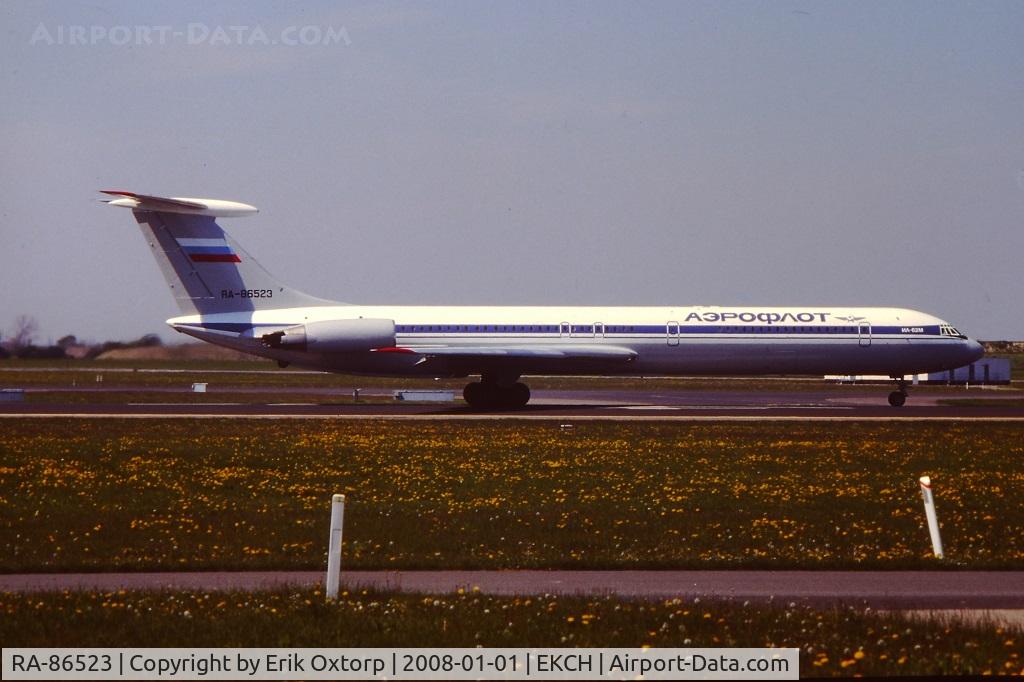 RA-86523, 1982 Ilyushin IL-62M C/N 2241647, RA-86523 in CPH MAY95