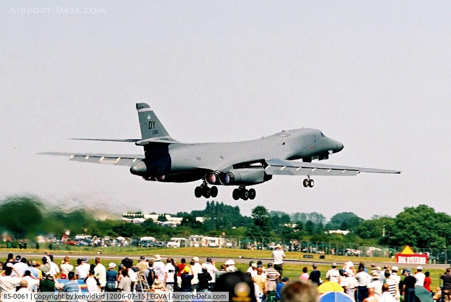 85-0061, 1985 Rockwell B-1B Lancer C/N 21, Departing for it's display at RIAT.