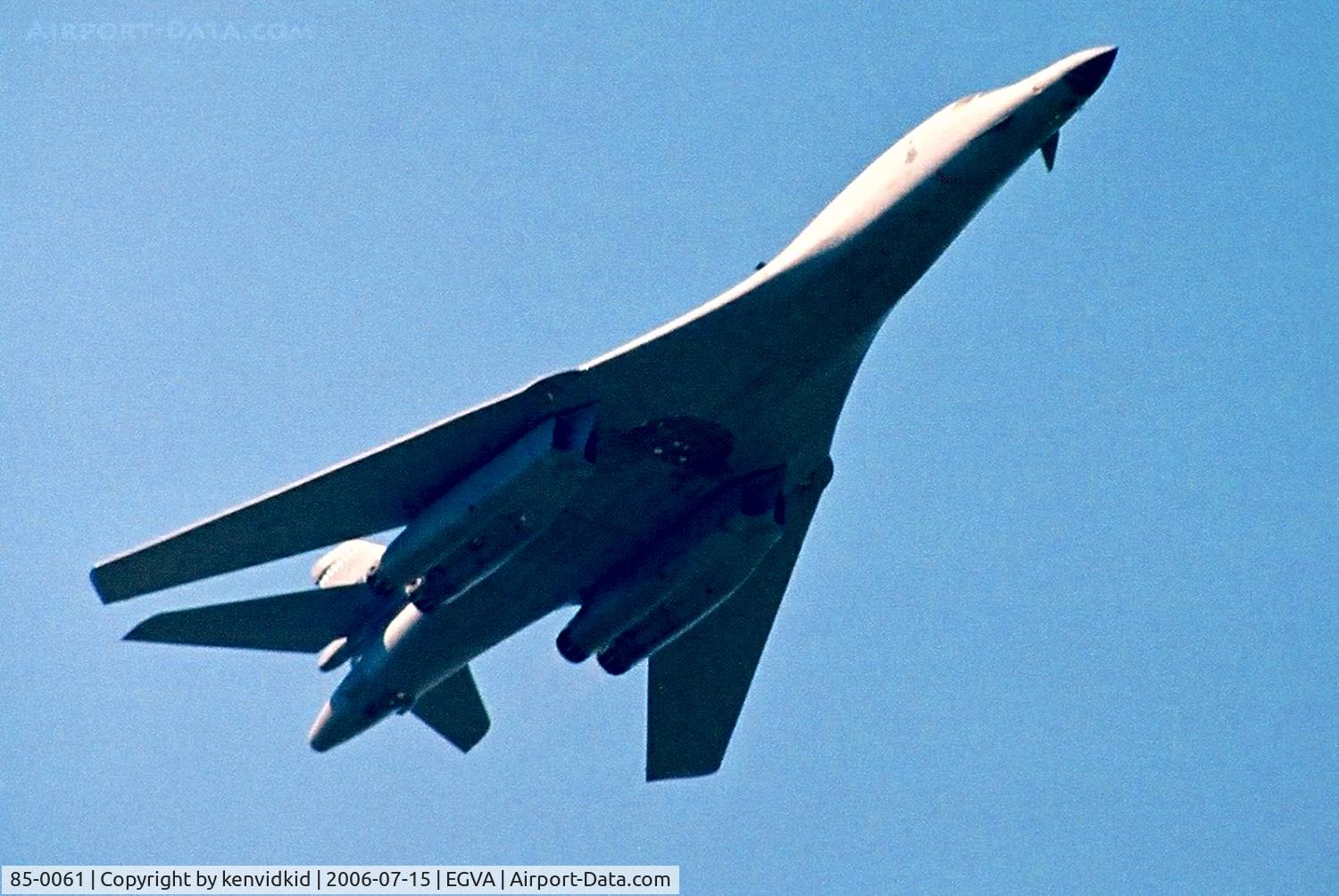 85-0061, 1985 Rockwell B-1B Lancer C/N 21, Fast pass at RIAT.