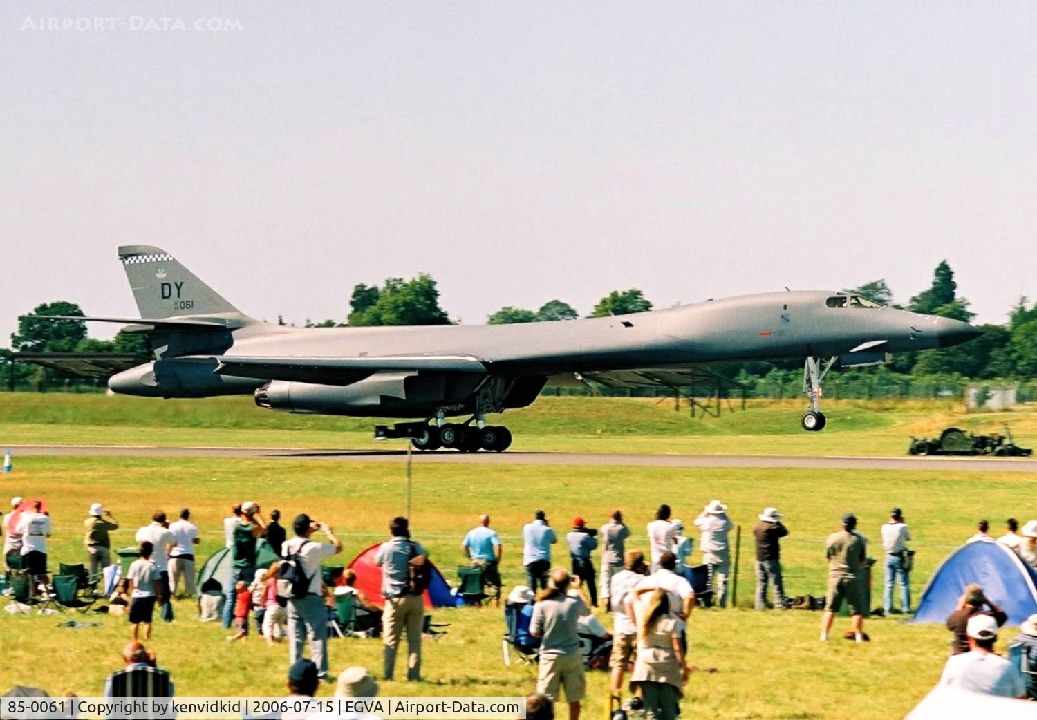 85-0061, 1985 Rockwell B-1B Lancer C/N 21, A little bounce on landing at RIAT.