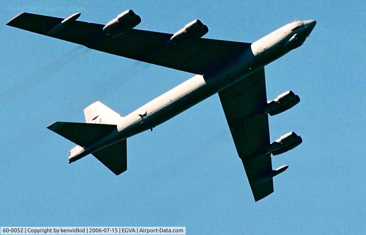 60-0052, 1960 Boeing B-52H Stratofortress C/N 464417, High speed pass at RIAT.