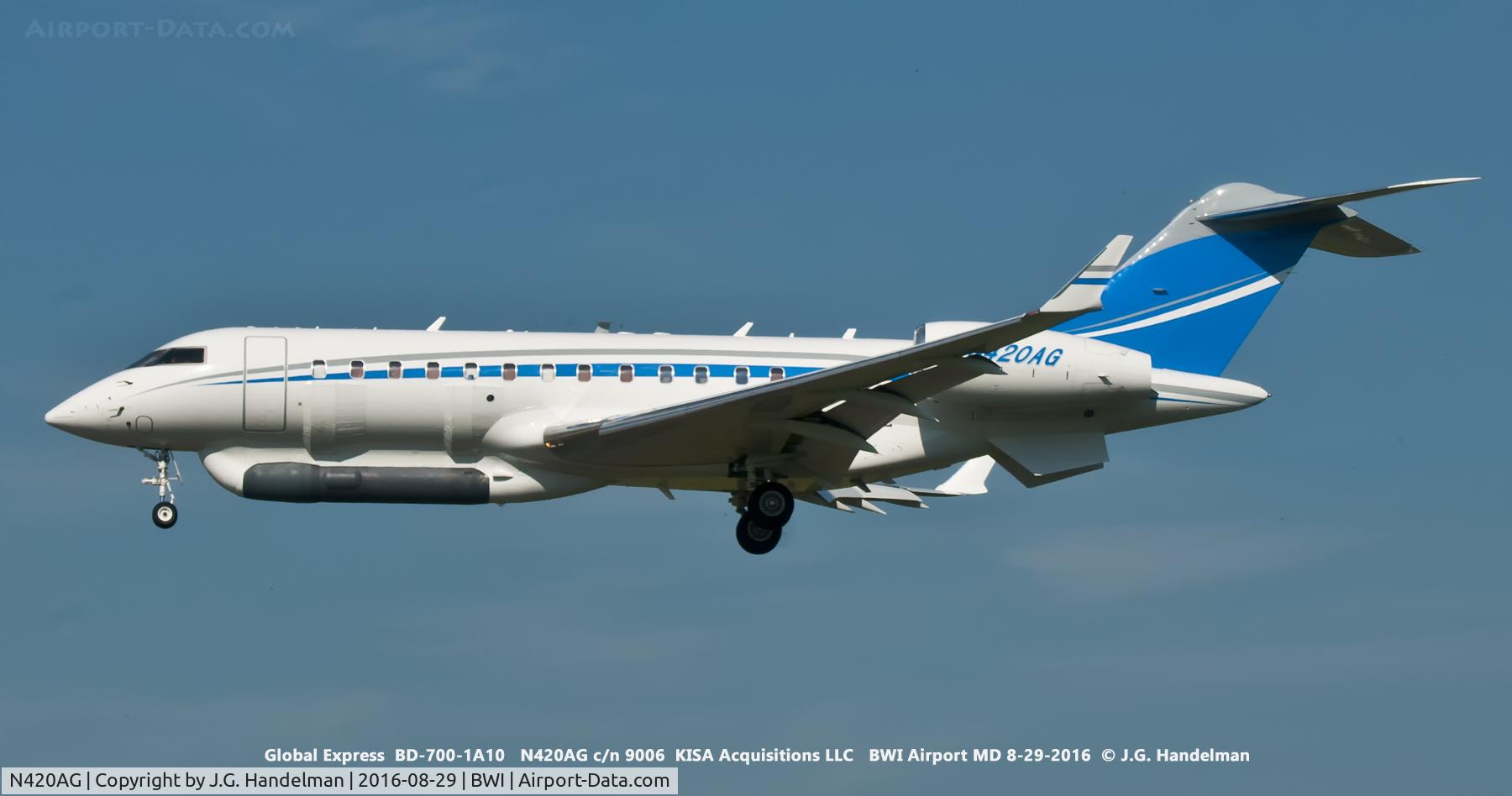 N420AG, 1998 Bombardier BD-700-1A10 Global Express C/N 9006, Approach to 33L.