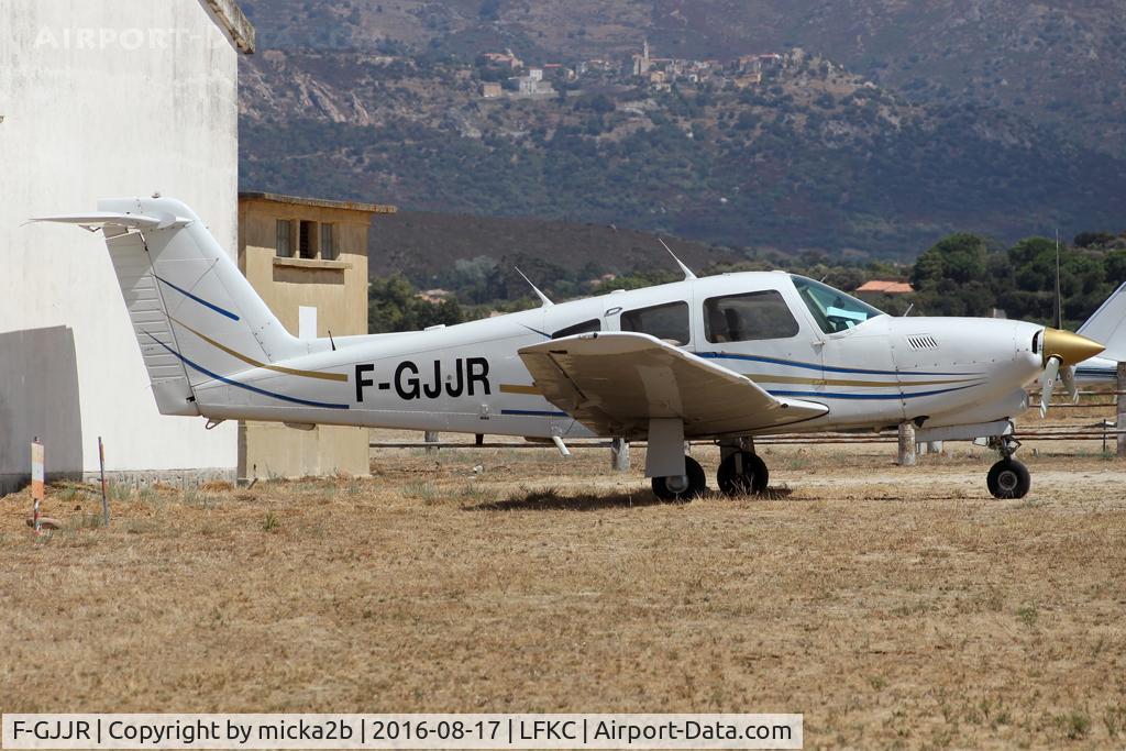F-GJJR, Piper PA-28RT-201T Turbo Arrow IV C/N 28R8431016, Parked