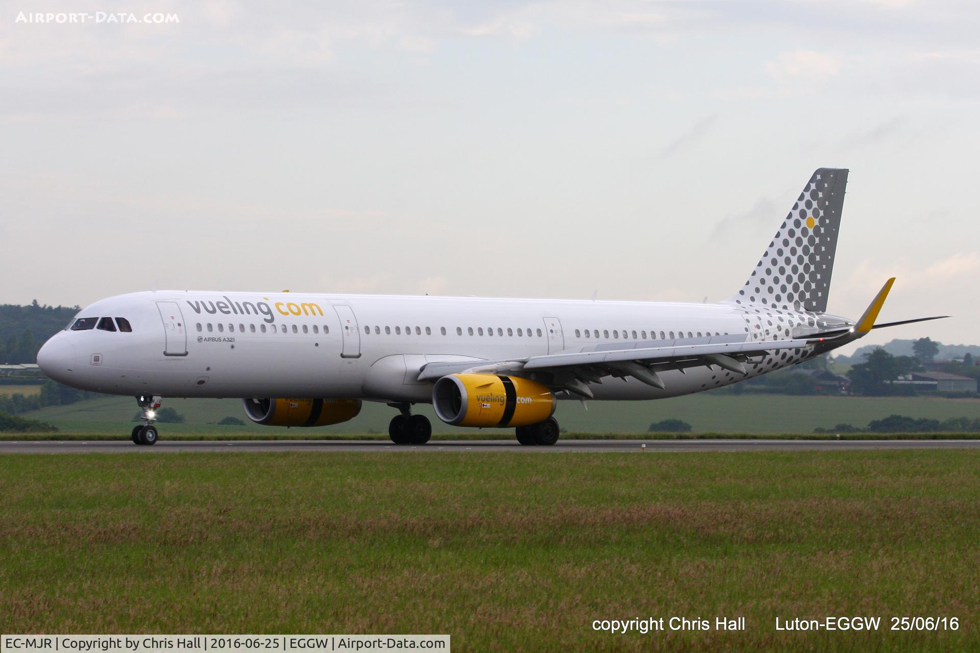 EC-MJR, 2016 Airbus A321-231 C/N 6933, Vueling