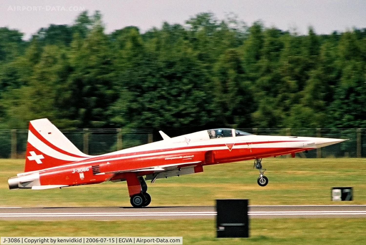 J-3086, Northrop F-5E Tiger II C/N L.1086, Patrouille Suisse landing after it's display at RIAT.