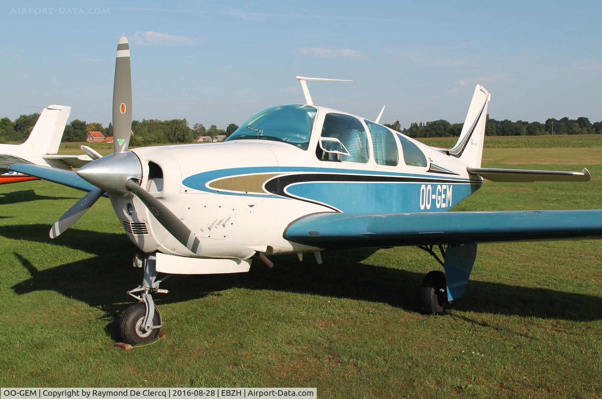 OO-GEM, 1967 Beech 35-C33 Debonair C/N CD-1090, Open days at Kiewit.