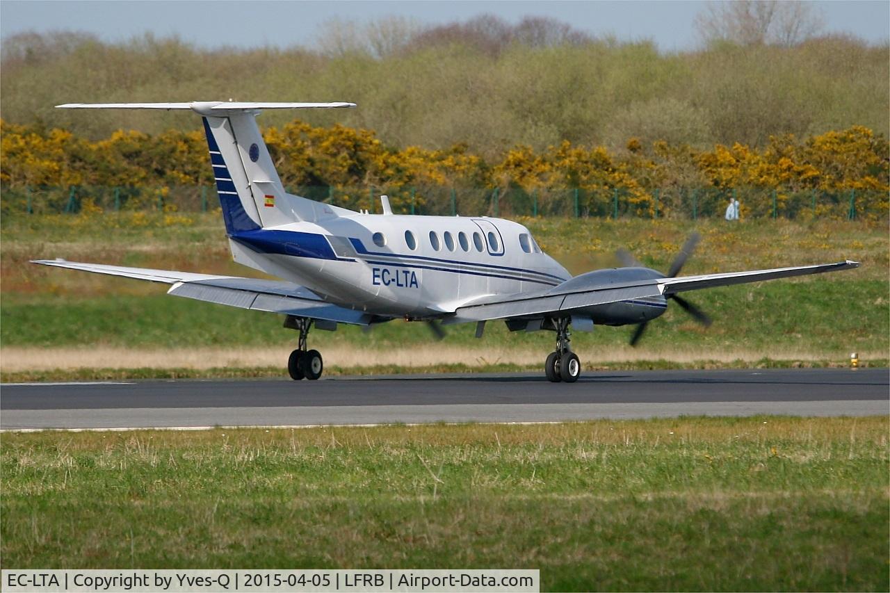 EC-LTA, 1983 Beech B200 King Air C/N BB-1116, Beech B200 King Air, Landing rwy 07R, Brest-Bretagne airport (LFRB-BES)