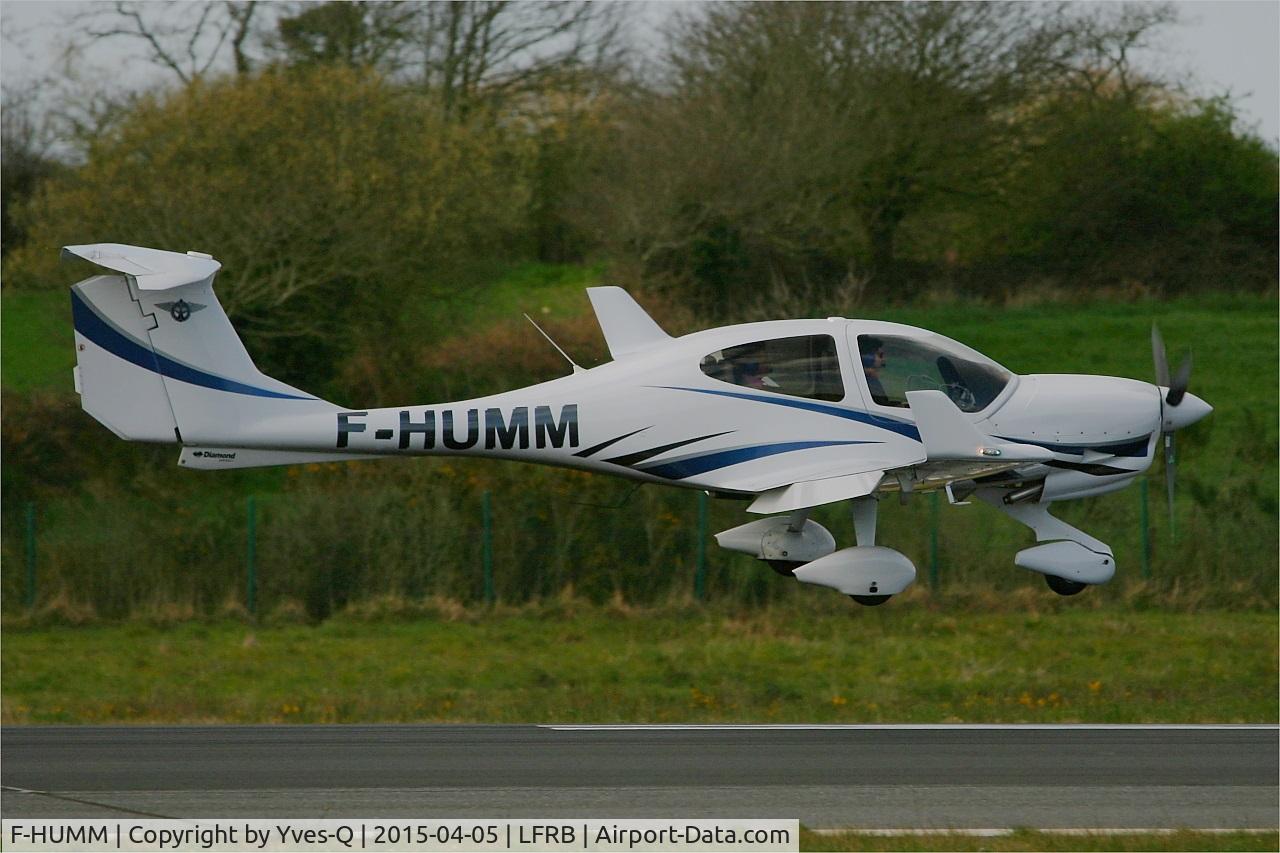 F-HUMM, Diamond DA-40 Diamond Star C/N D4.357, Diamond DA-40 Diamond Star, Landing rwy 07R, Brest-Bretagne airport (LFRB-BES)