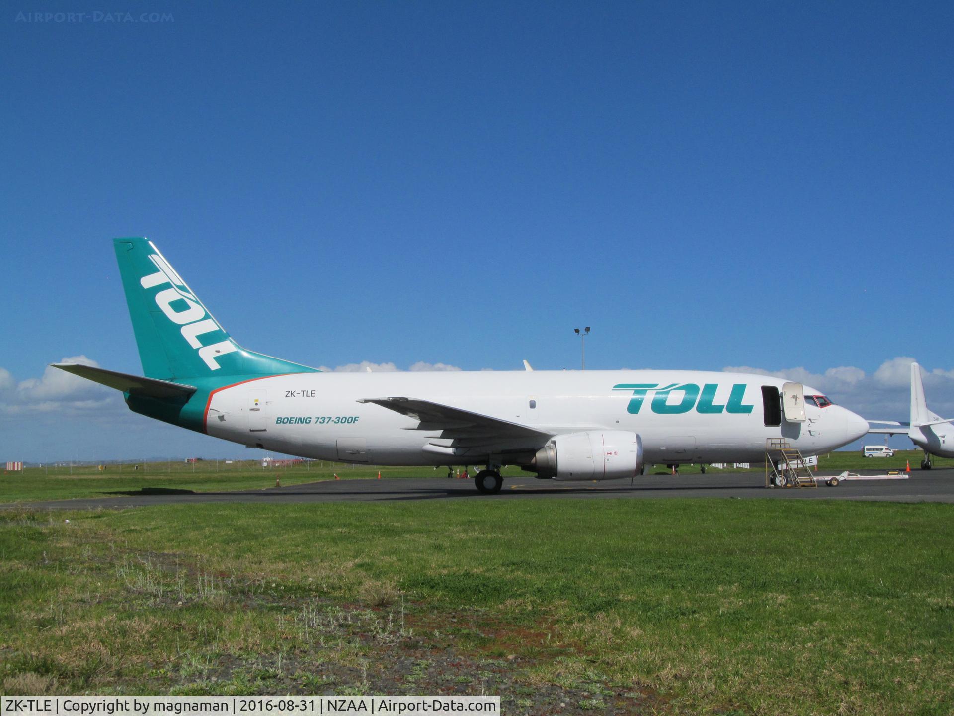 ZK-TLE, Boeing 737-3S1 C/N 24834, in for a service - oz based