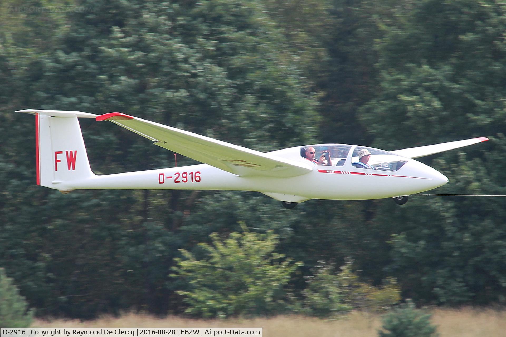 D-2916, 1989 Schleicher ASK-21 C/N 21417, Take off.