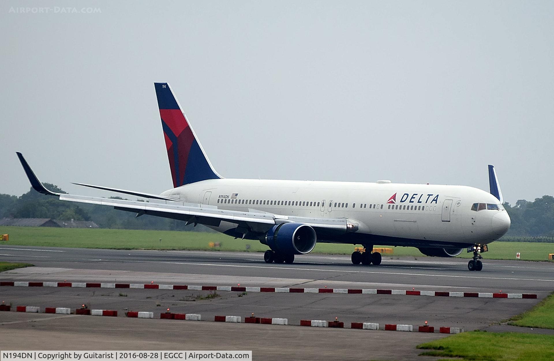 N194DN, 1997 Boeing 767-332 C/N 28451, At Manchester