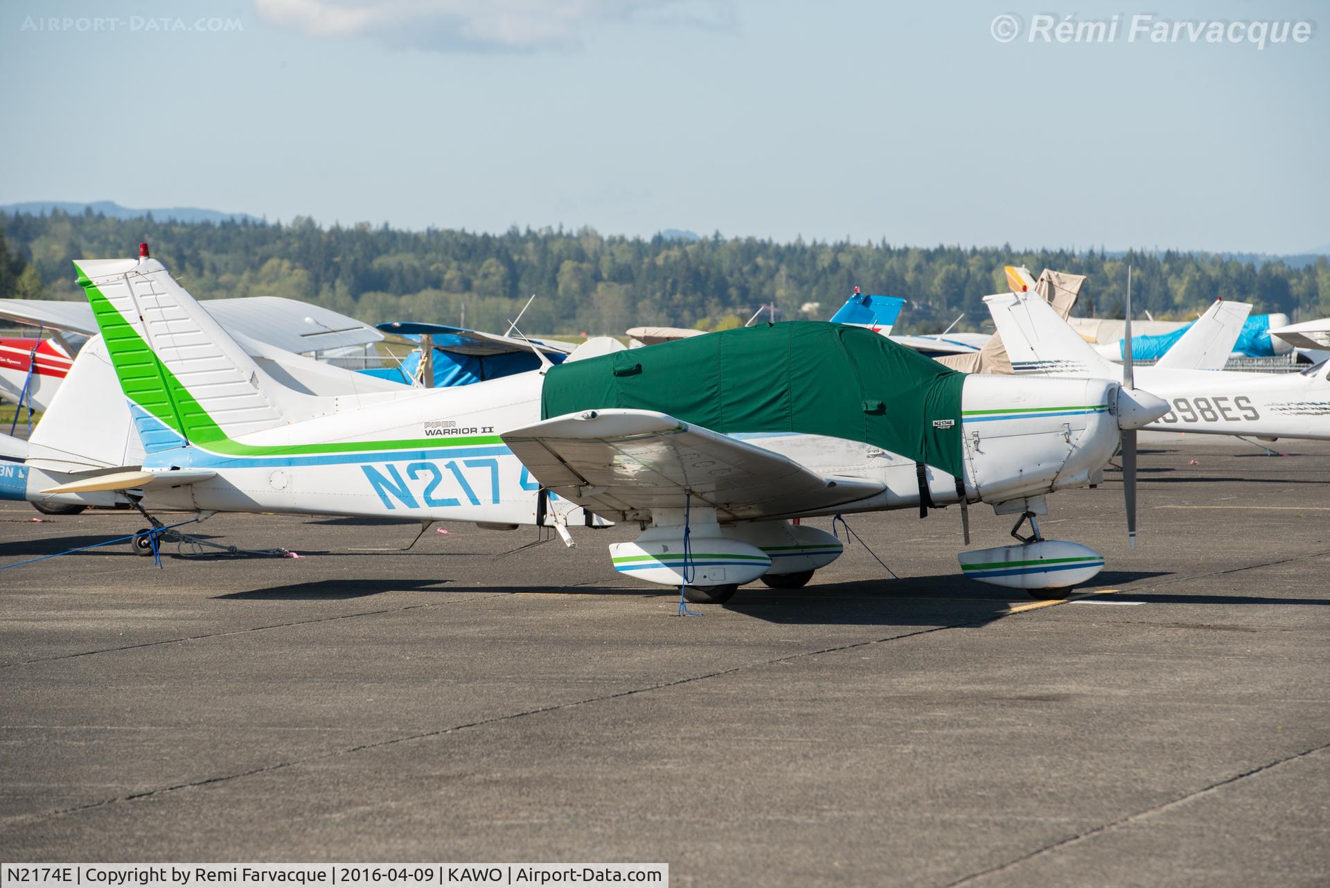 N2174E, 1978 Piper PA-28-161 C/N 28-7916164, Parked south of main terminal building.