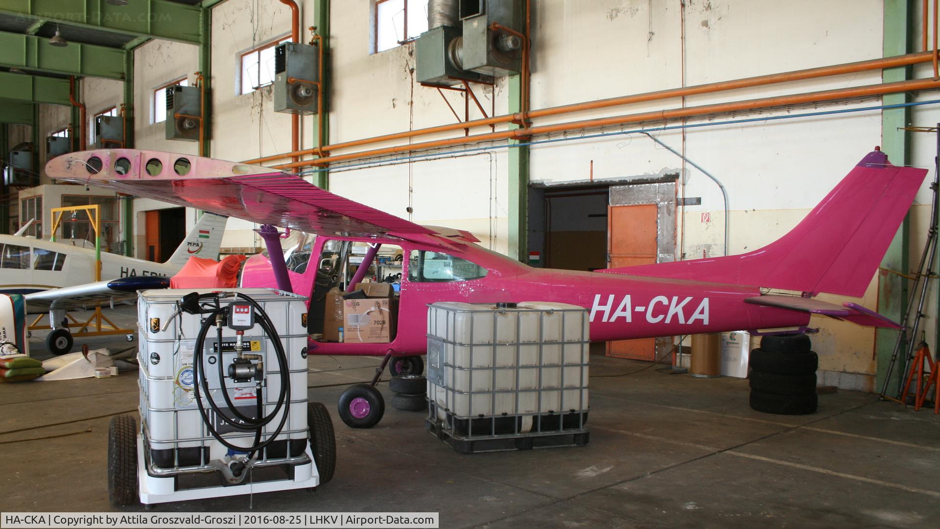 HA-CKA, 1979 Reims F182Q Skylane C/N F18200100, Kaposújlak Airport, Hungary