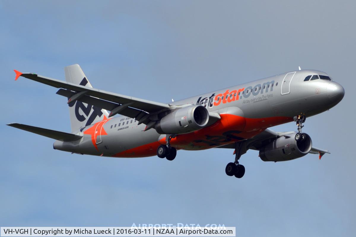 VH-VGH, 2010 Airbus A320-232 C/N 4495, At Auckland