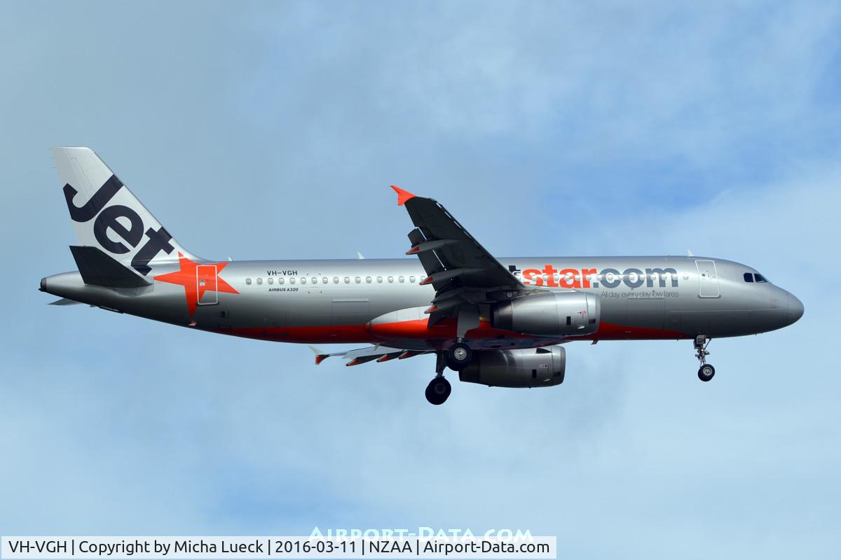 VH-VGH, 2010 Airbus A320-232 C/N 4495, At Auckland
