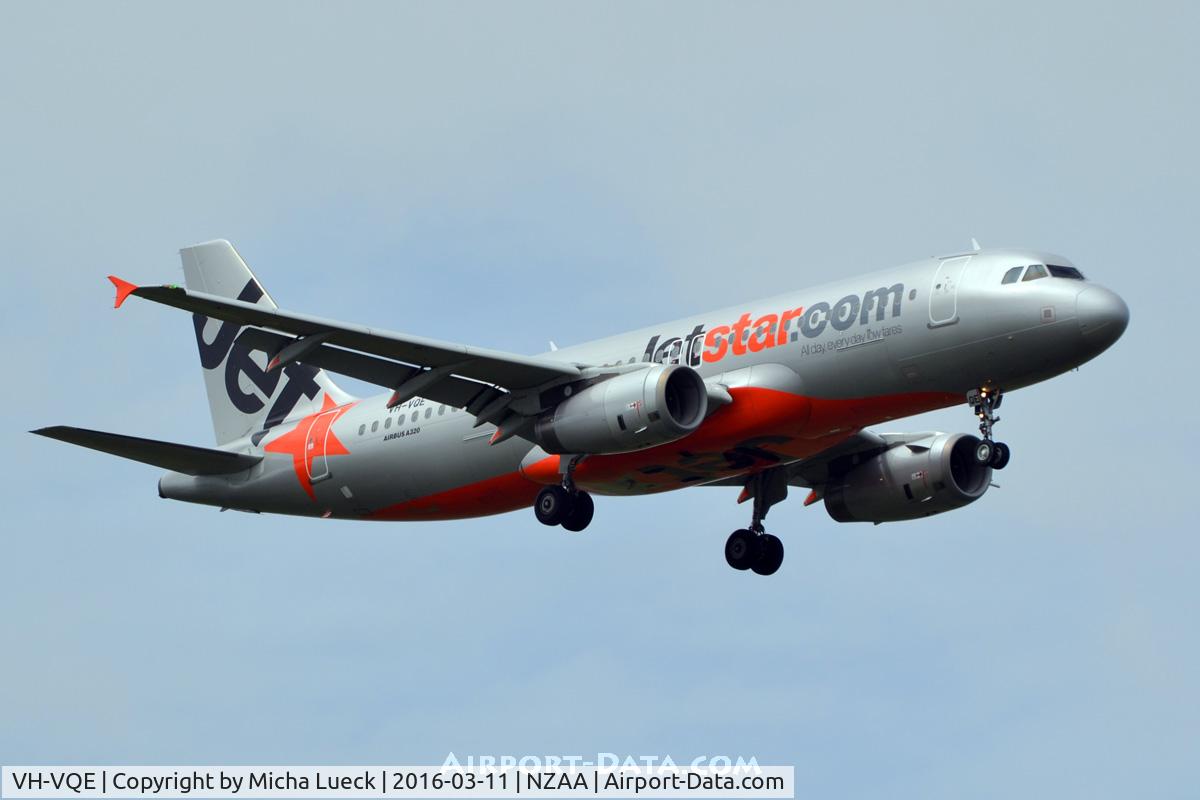VH-VQE, 2008 Airbus A320-232 C/N 3495, At Auckland