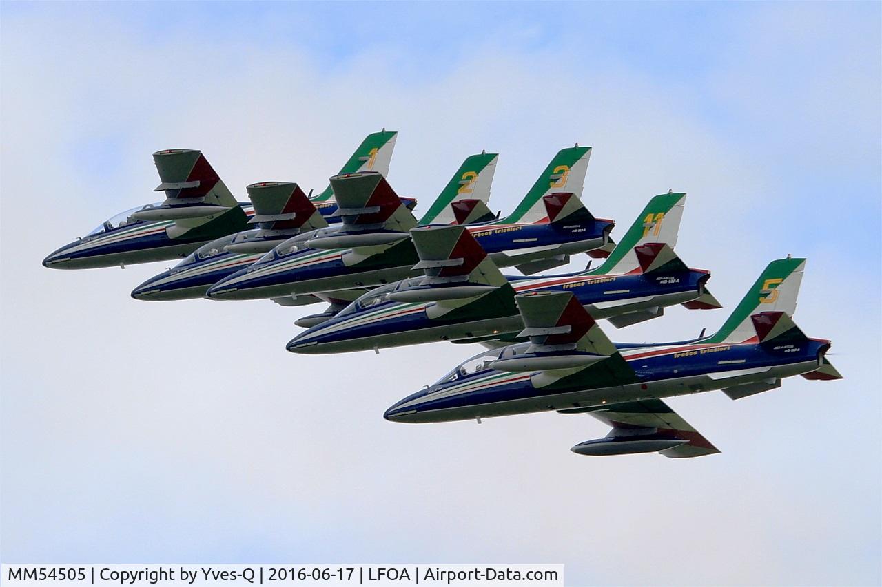 MM54505, Aermacchi MB-339A C/N 6716/111/AA053, Italian Air Force Aermacchi MB-339PAN, N°5 of Frecce Tricolori Aerobatic Team 2016, Avord Air Base 702 (LFOA) Open day 2016