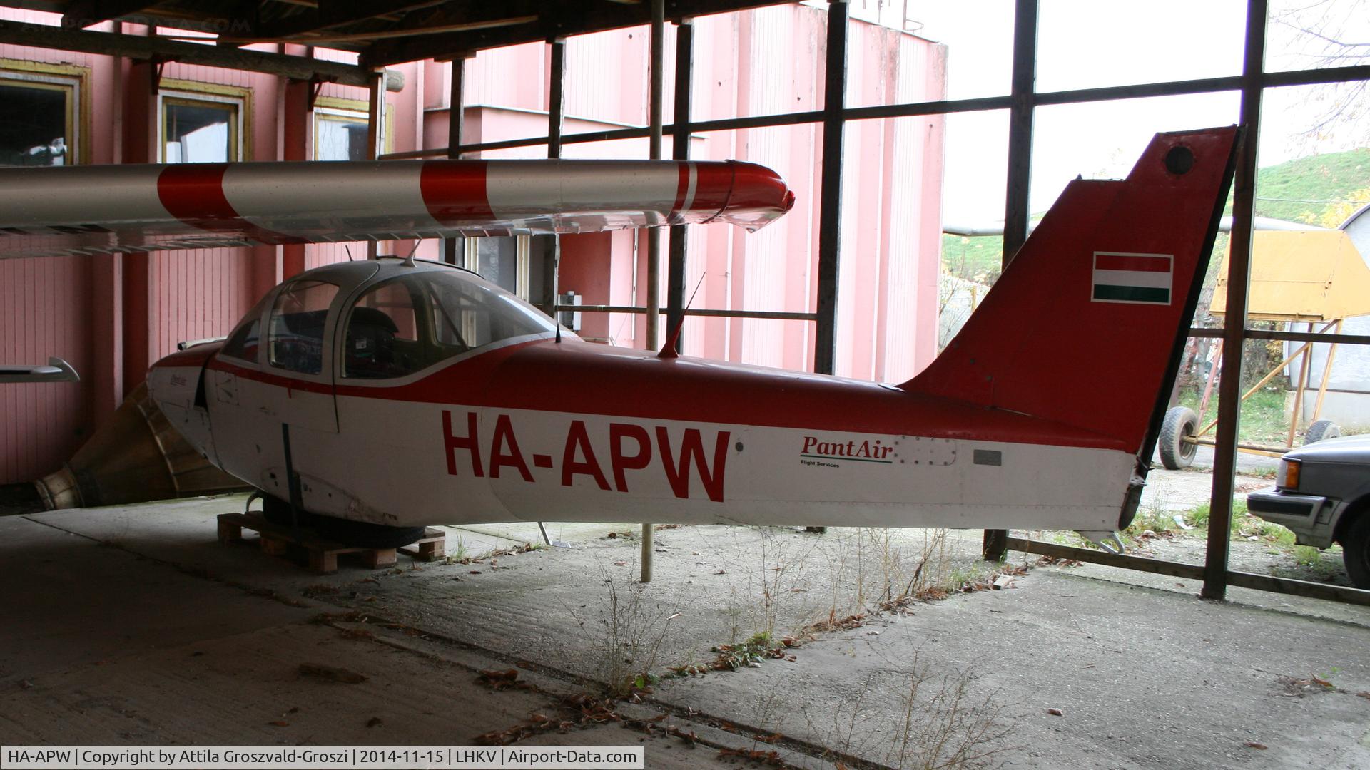 HA-APW, 1979 Piper PA-38-112 Tomahawk Tomahawk C/N 38-79A0512, Kaposújlak Airport, Hungary
