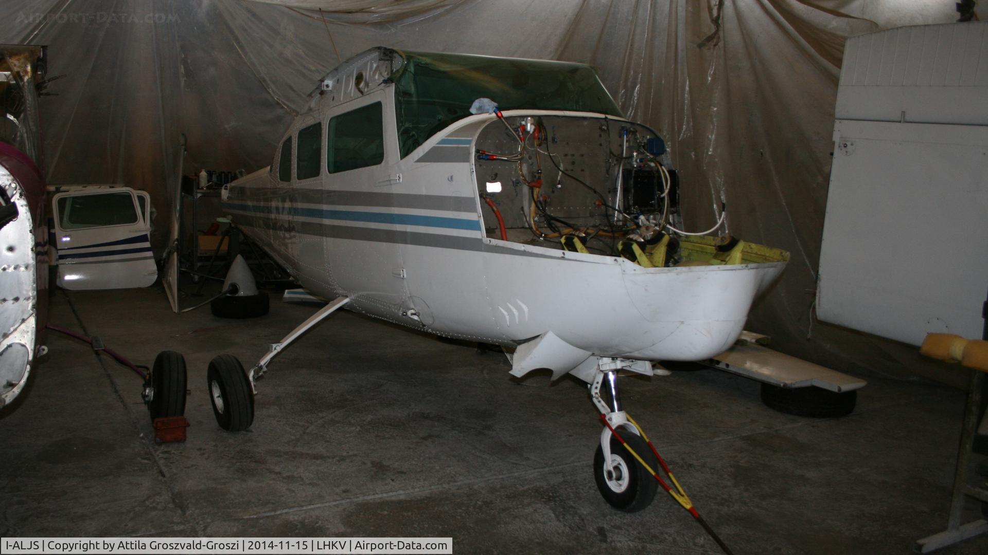 I-ALJS, Cessna 210F Centurion C/N 21058748, Kaposújlak Airport, Hungary