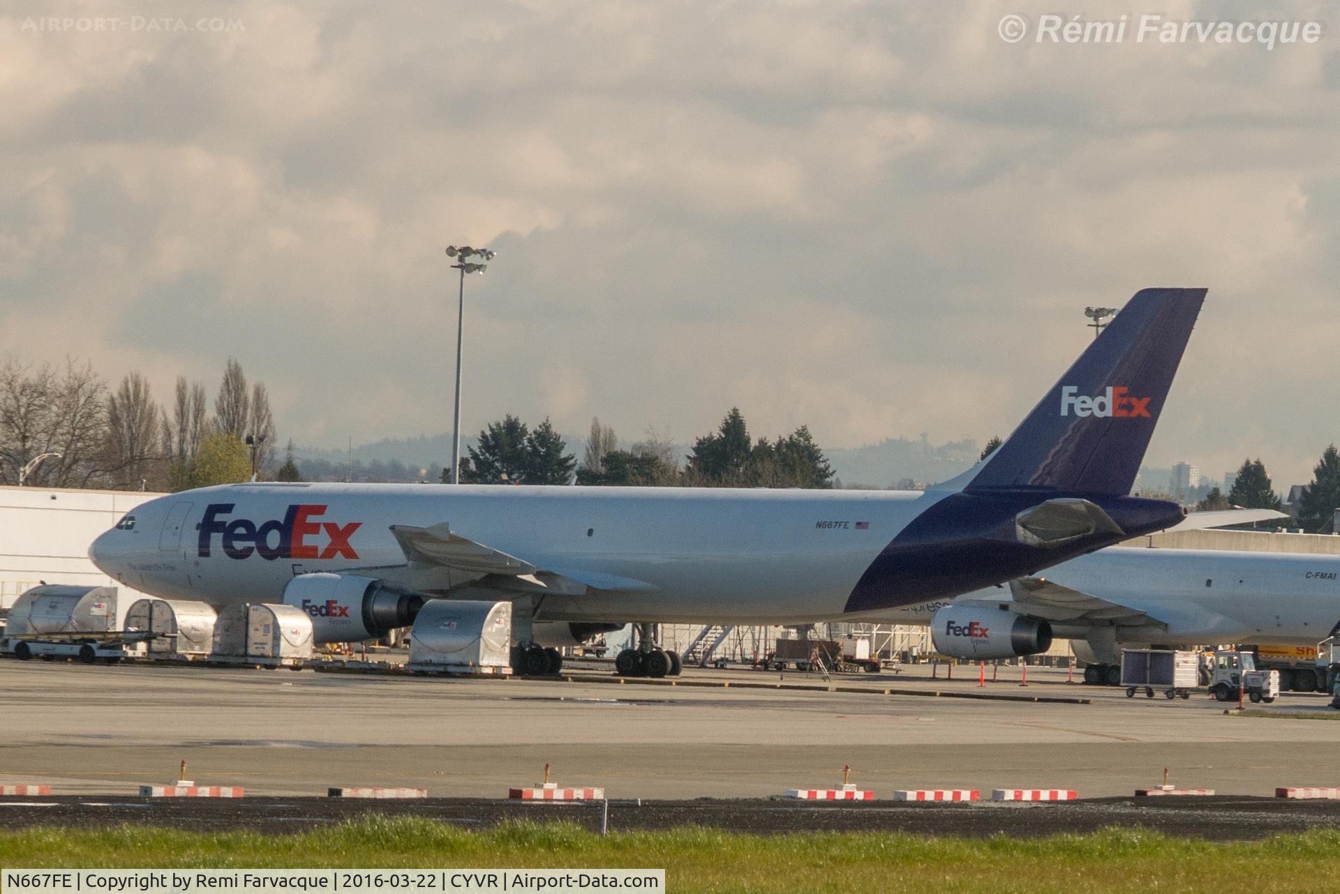 N667FE, 1996 Airbus A300F4-605R C/N 771, Parked in front of FedEx hangar